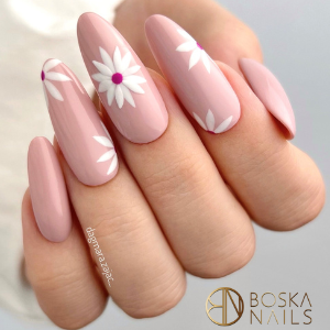 317creamcake_boskanails_lakierhybrydowy.png